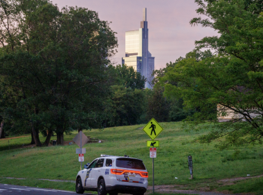 费城费尔蒙特公园发生大规模枪击案!至少3名枪手持枪扫射!2人死亡9人受伤